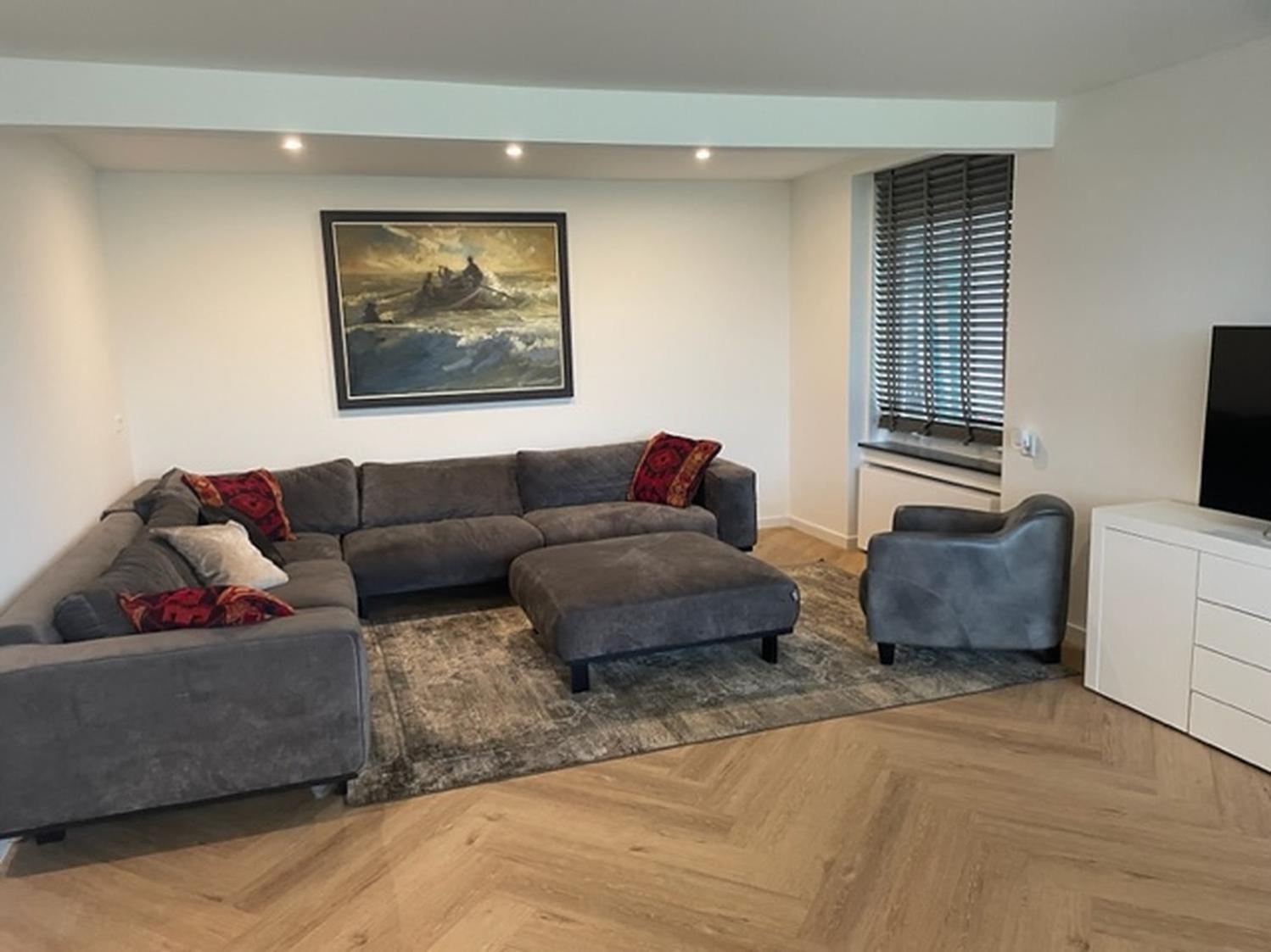 Five-Bedroom House,1516419355:JPEG